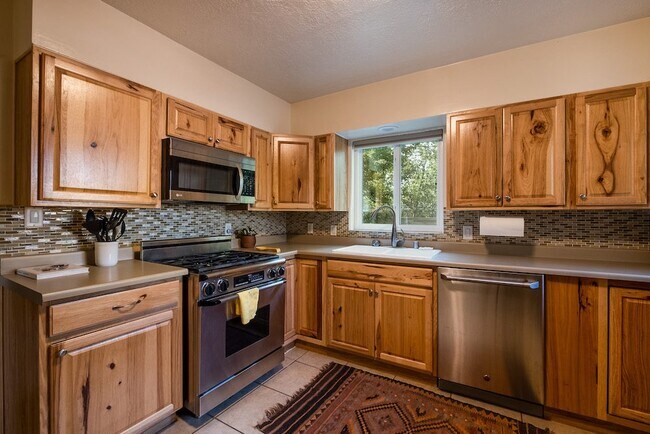 Foto del edificio - 3812 Calle Del Monte NE