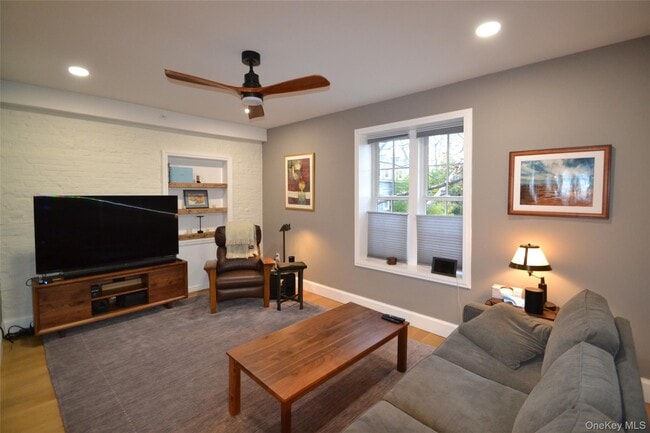 Building Photo - 474 Piermont Ave