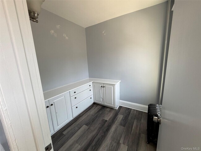 Building Photo - 46 Benkard Ave