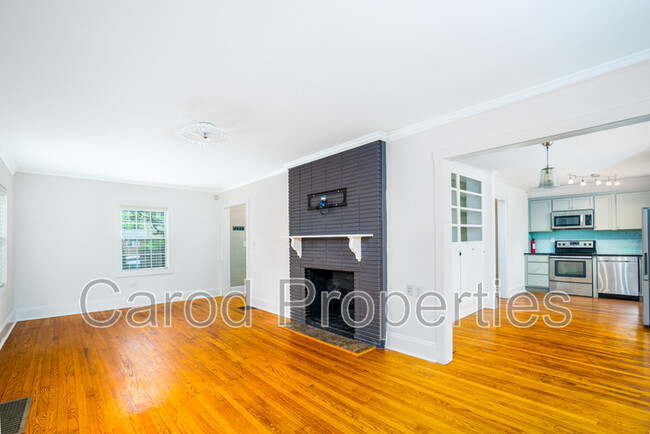 Building Photo - 3338 Eastway Dr