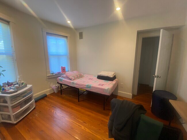 Foto del edificio - 151 Highland St