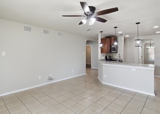 Foto del edificio - Open Living, Private Backyard, Great Location