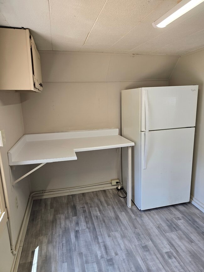 Building Photo - 1737 Sunset Ave