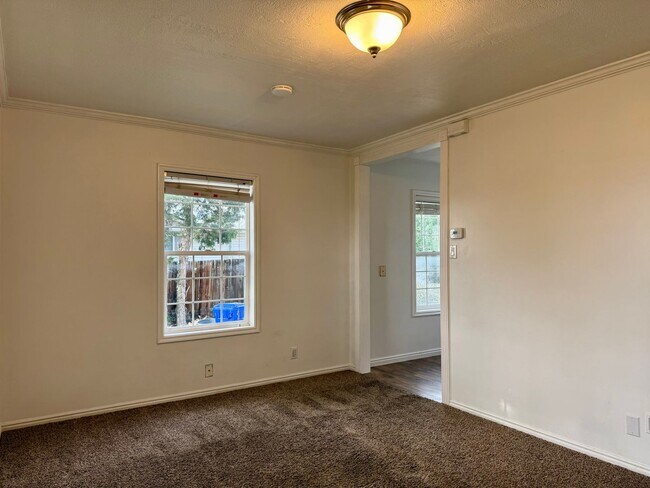 Building Photo - Updated Bountiful Home | 3 Beds, Finished ...