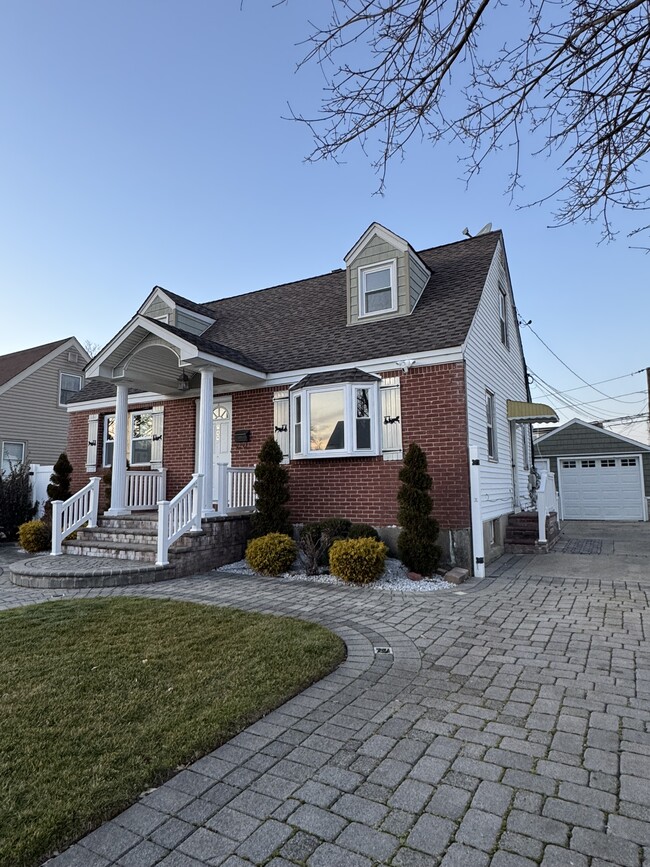 Building Photo - 741 Salem Rd