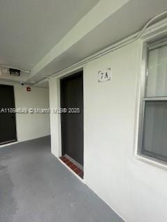 Foto principal - 465 S Royal Poinciana Blvd