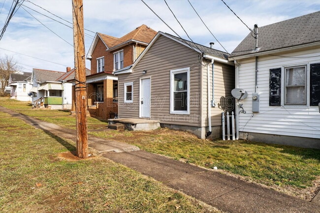 Building Photo - 2008 Pride Ave