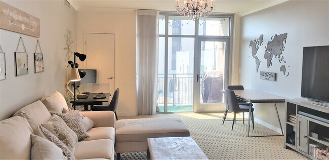 Foto del edificio - 175 W Saint James St