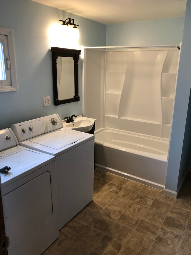 Building Photo - 177 Seymour St