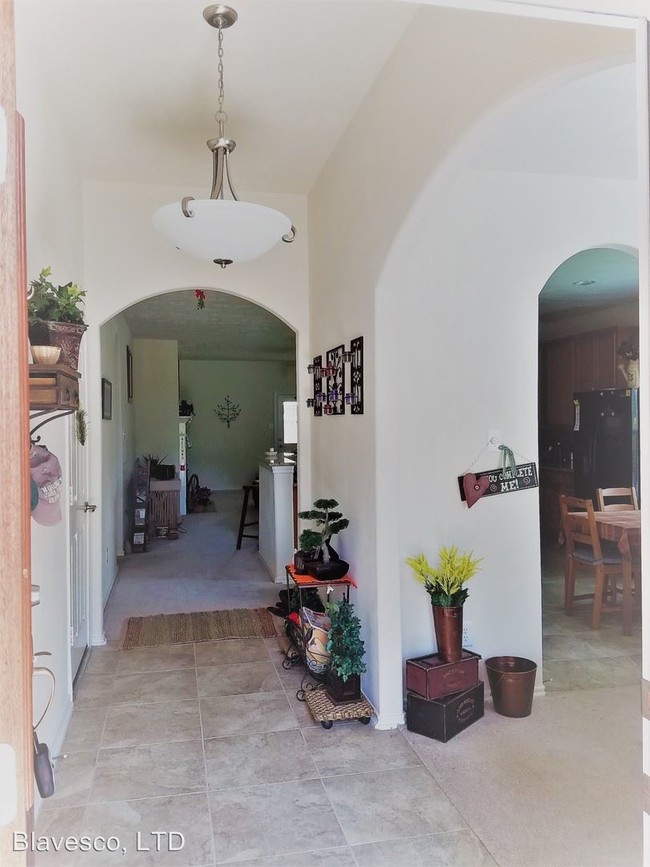 Foto del edificio - 107 E Lasting Spring Cir