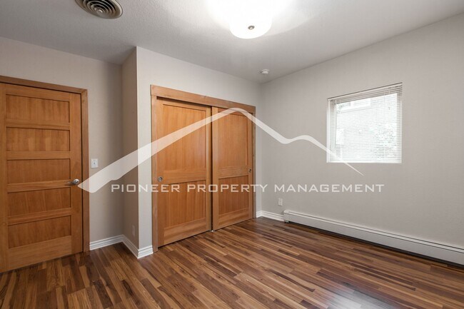 Building Photo - Duplex in the Highlands with Separate Gara...