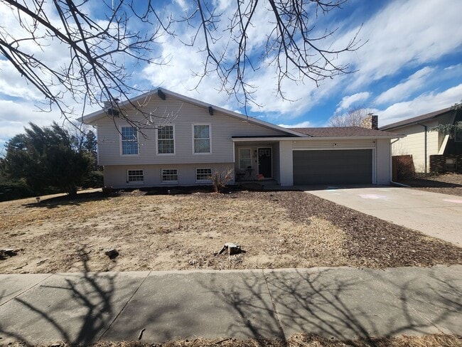 Building Photo - Stunning 4 Bed 2 Bath Home With Solar!!!