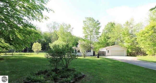 Foto del edificio - 7920 Hillside Dr