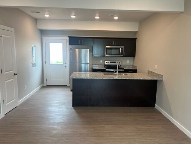 Foto del edificio - Brand New! Public Avenue Townhomes in Clev...