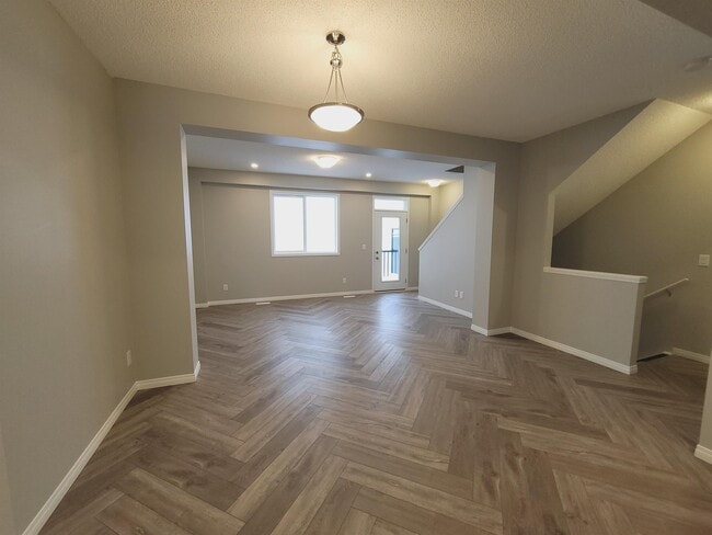 Building Photo - 2072 Wonnacott Way SW