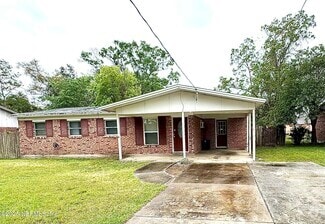 Building Photo - 7424 Deepwood Dr N