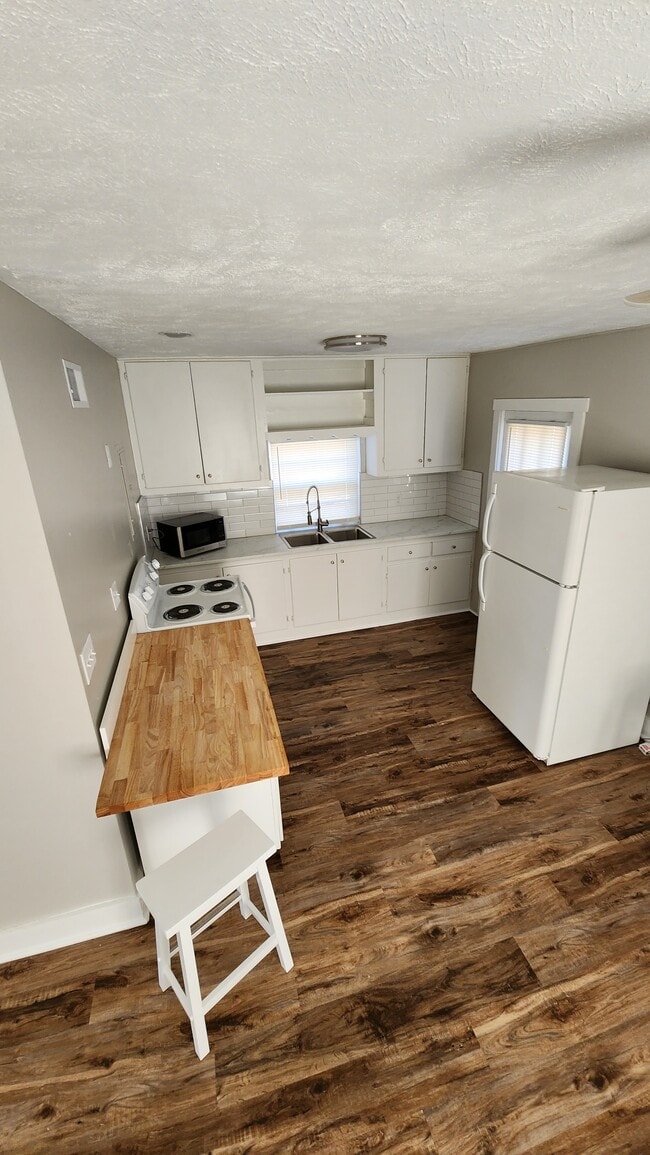 Foto del edificio - 5930 S New Hope Rd