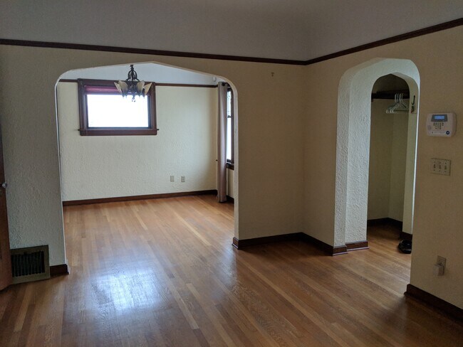 Dining area from living space - 2909 S Plum St