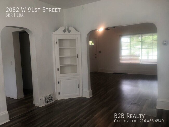 Building Photo - 2082 W 91st St