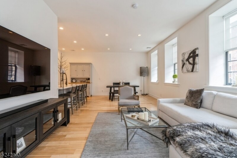 Foto principal - 222 Clinton St
