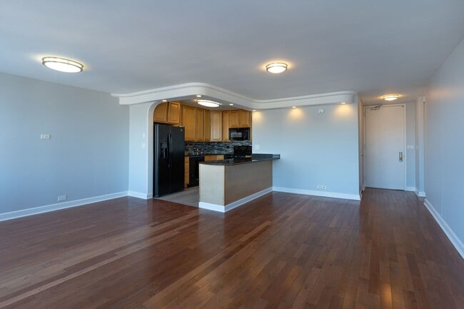 Building Photo - 655 W Irving Park Rd