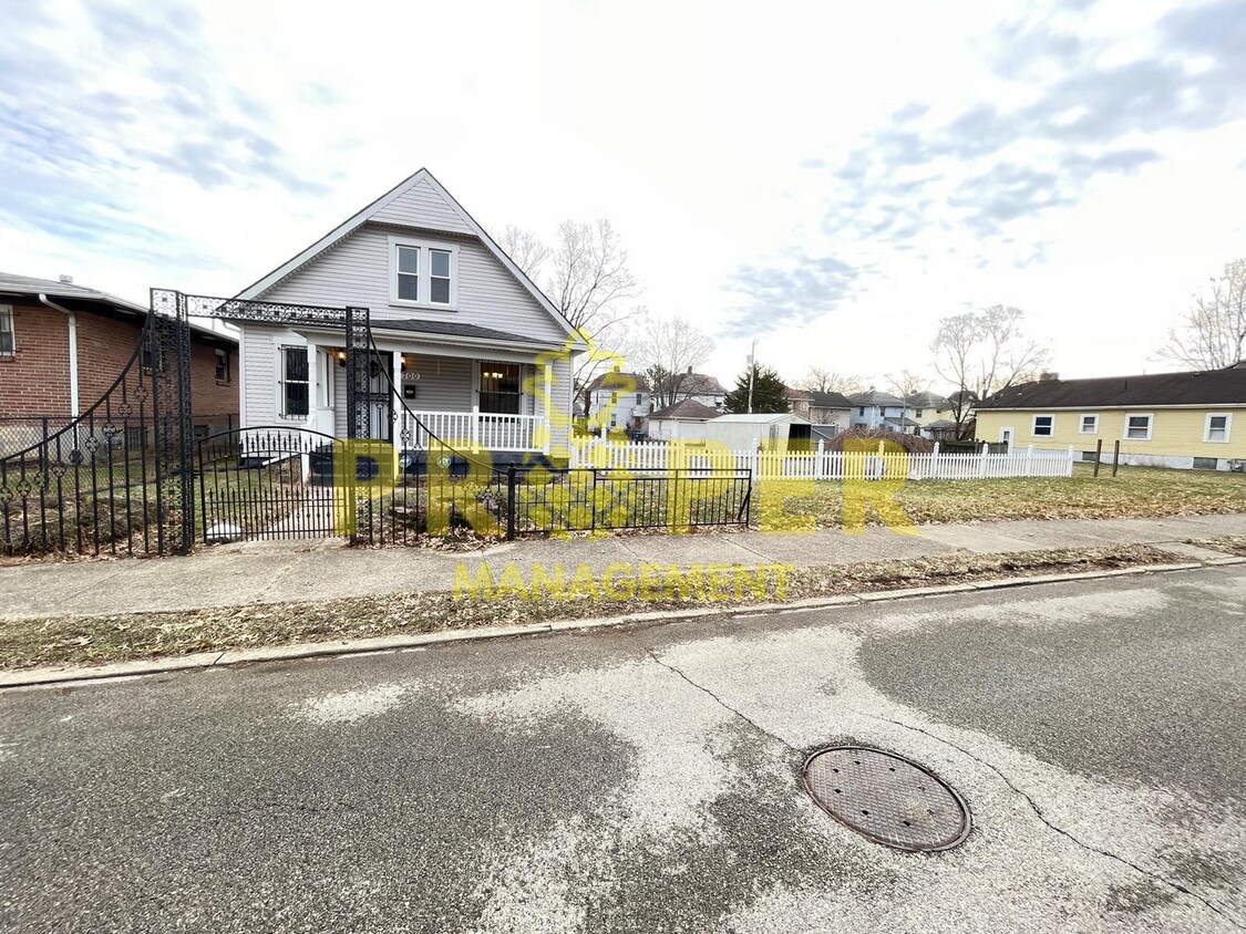 Primary Photo - Spacious 3-Bed, 1-Bath Rental Home in Dayt...