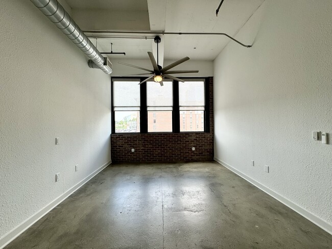 Building Photo - 1535 Walnut St