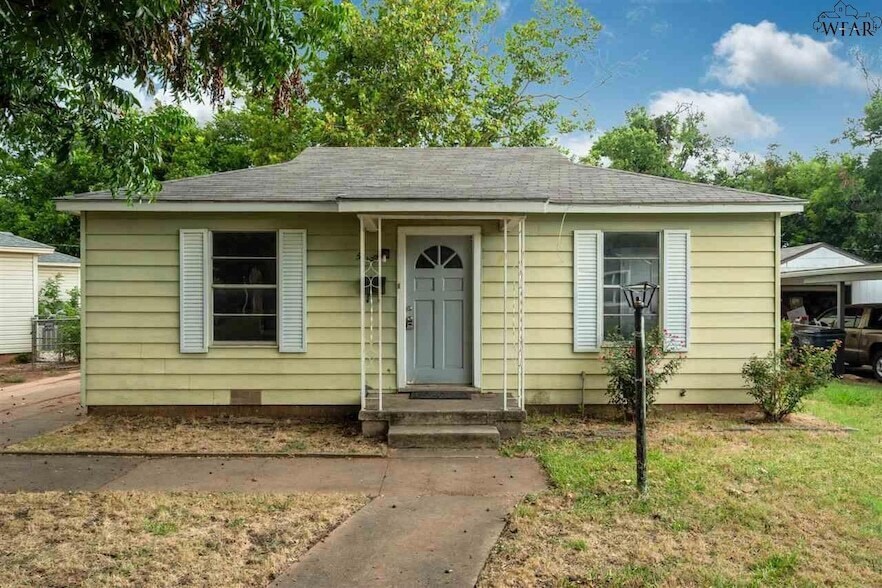 Primary Photo - 523 W Inwood Dr