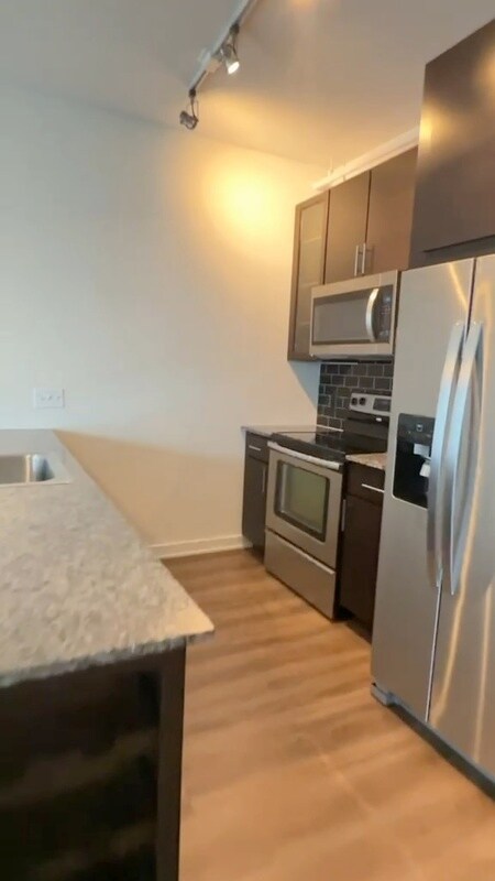 Photo - 149 W Kinzie St Apartment