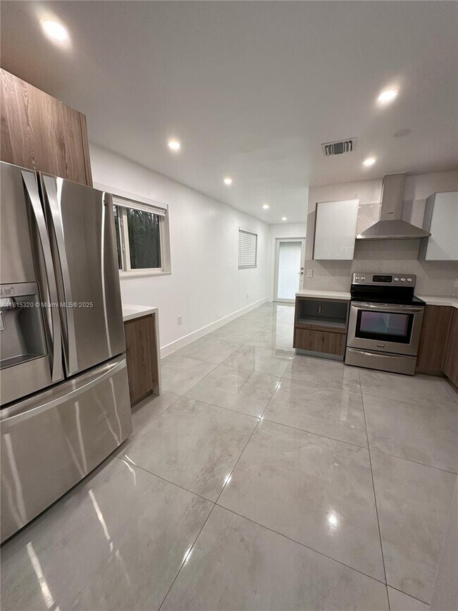 Foto del edificio - 2785 SW 33rd Ave