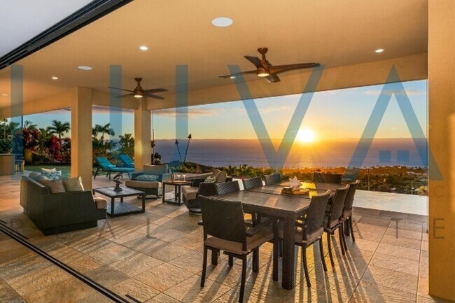 Foto del edificio - 4 bedroom 3.5 bathroom home with pool