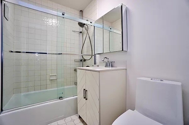 Foto del edificio - 218 W 14th St
