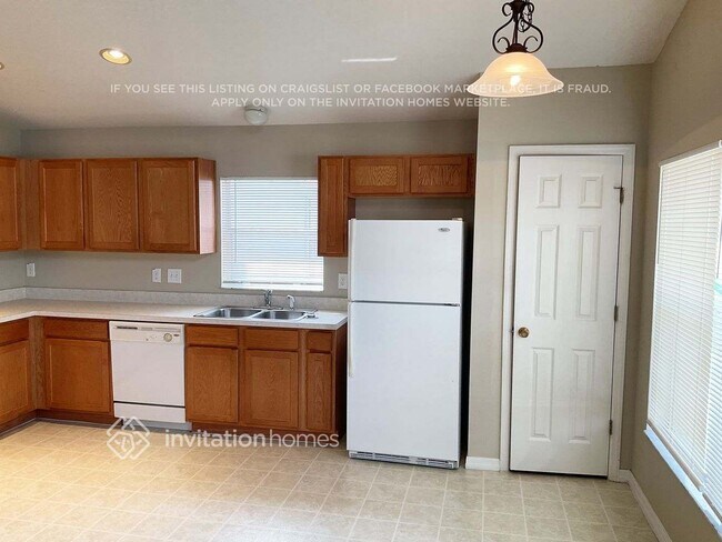 Building Photo - 1112 Sophia Blvd