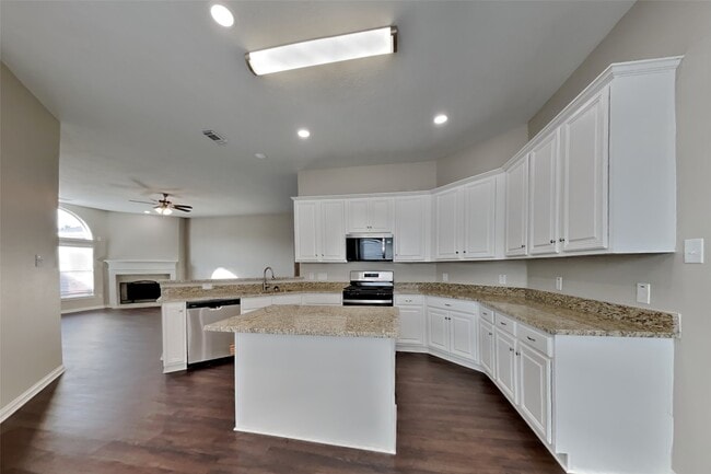 Foto del edificio - 7002 Winter Blossom Dr