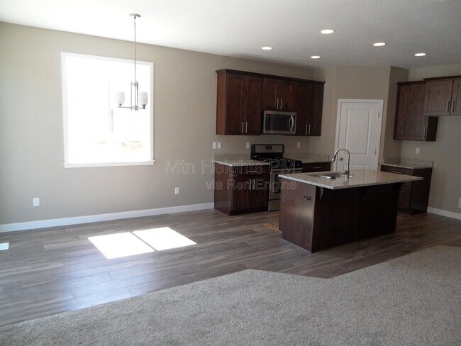 Building Photo - 797 Tamsin Ct