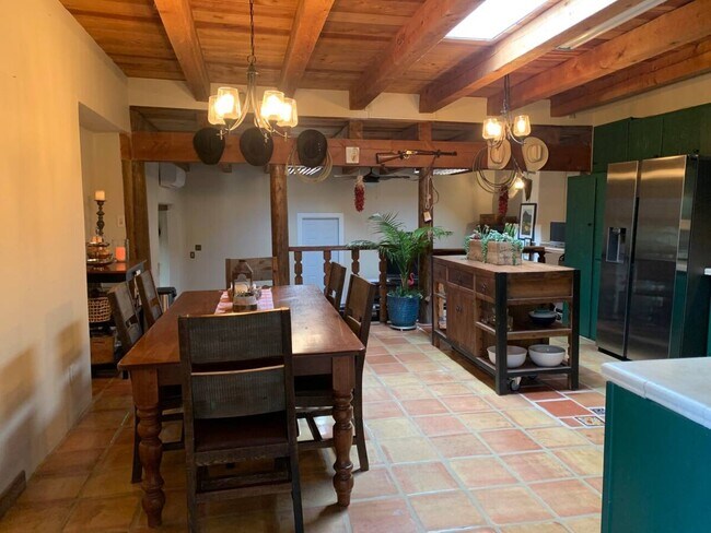 Building Photo - Santa Fe main house