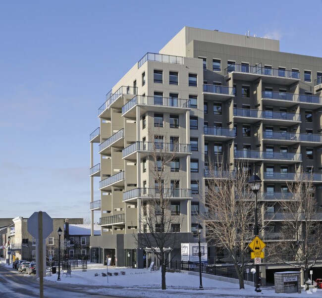 Building Photo - Riverview