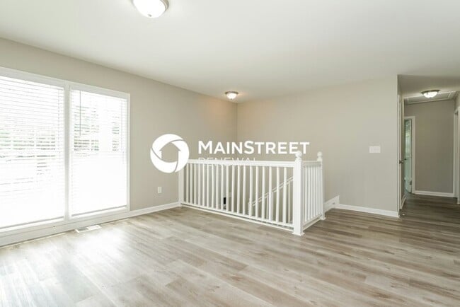Building Photo - 3 Bedroom Pet-Friendly Home in Stone Mountain, GA with Main Street Renewal