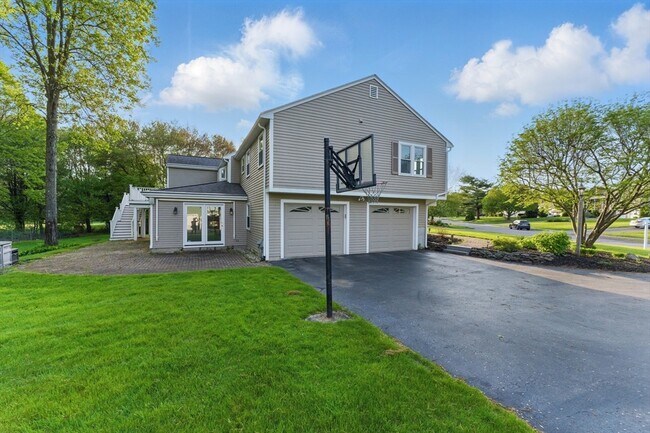 Foto del edificio - 121 Indian Meadow Dr