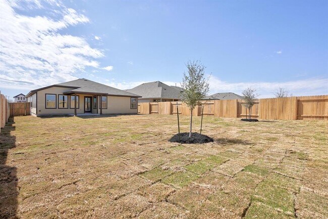 Foto del edificio - 137 Goldfinch Dr