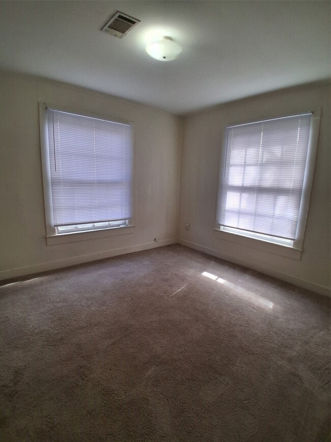 Foto del edificio - 204 Holderrieth Blvd