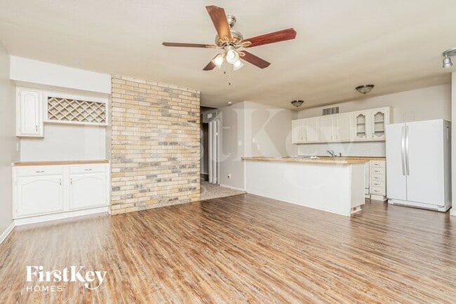 Building Photo - 6503 Greenspring Dr