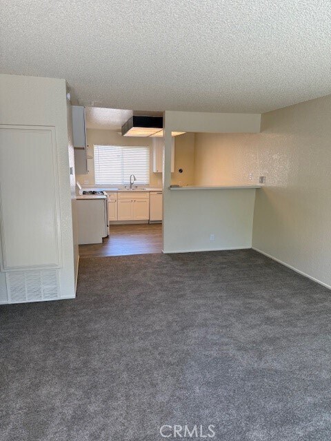 Building Photo - 162 S Linda Way