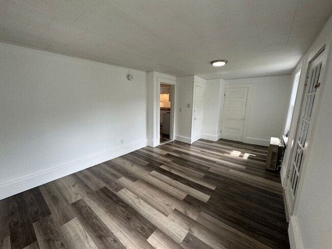 Interior Photo - 17 Sullivan St