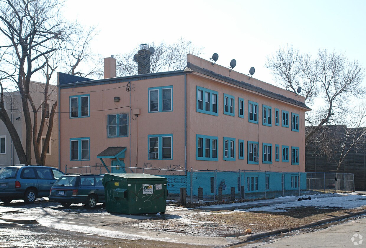Building Photo - 2201 5th Ave S