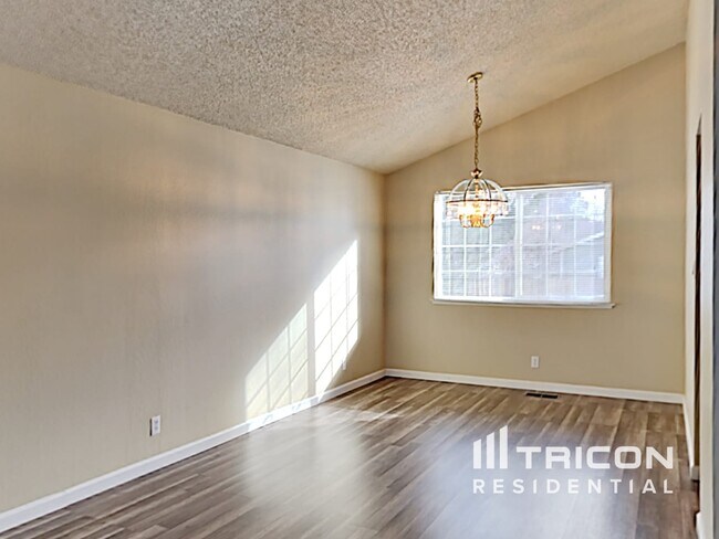 Foto del edificio - 4170 Snowshoe Ln