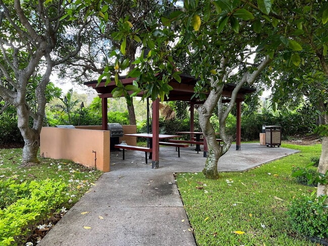 Building Photo - 5333 Likini St