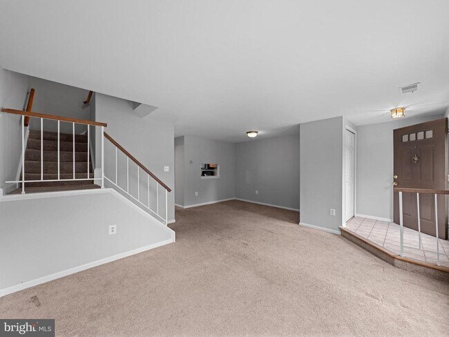 Building Photo - 7466 Towchester Ct