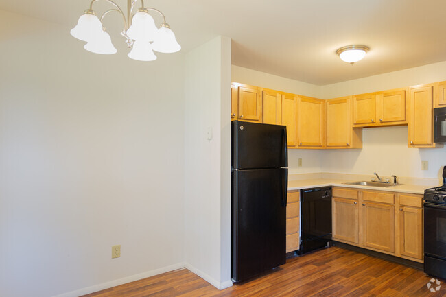 Niskayuna Style Dining Room - Niskayuna Gardens