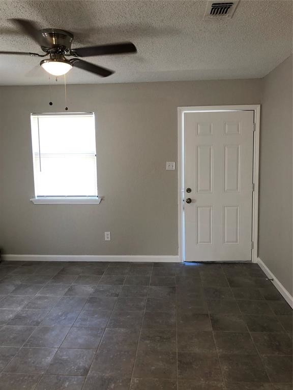 Building Photo - 2618 Refugio Ave